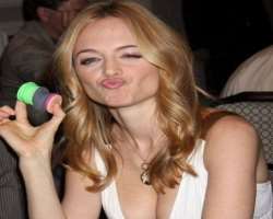 In her free time, the actress likes to play poker.